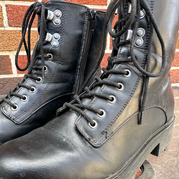 Universal Thread Boots - Picture 4 of 7